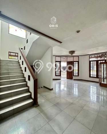 Rumah Luxury Modern Tanpa Renovasi di Lebak Bulus Jakarta Selatan Rumah Luxury Modern Tanpa Renovasi di Lebak Bulus Jakarta Selatan