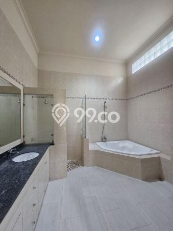 Hunian Mewah LB 800m2 Siap Pakai Desain Elegan di Kemang, Jakarta Selatan Hunian Mewah LB 800m2 Siap Pakai Desain Elegan di Kemang, Jakarta Selatan