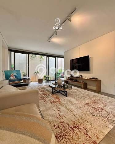 Jual Rumah Luas Elegan Dengan View Cantik di Veteran, Jakarta Selatan Jual Rumah Luas Elegan Dengan View Cantik di Veteran, Jakarta Selatan