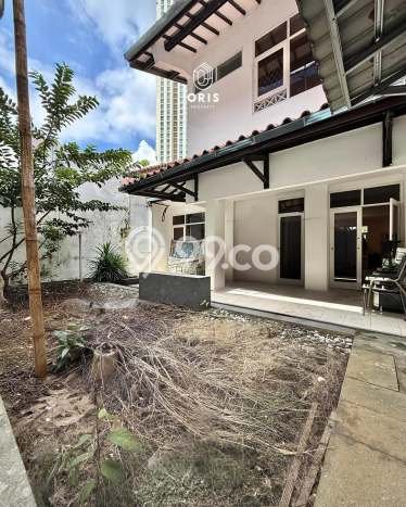 Siap Huni Rumah Mewah 3 Kamar di Kebayoran Baru Dekat ke Mana Pun Siap Huni Rumah Mewah 3 Kamar di Kebayoran Baru Dekat ke Mana Pun