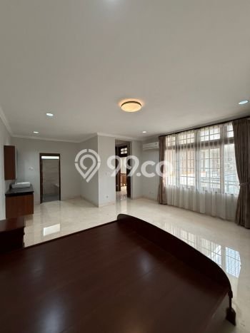 Hunian Elit LB 600m2 Siap Pakai Desain Elegan di Pondok Indah, Jakarta Selatan Hunian Elit LB 600m2 Siap Pakai Desain Elegan di Pondok Indah, Jakarta Selatan