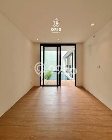 Rumah Elit Modern Tanpa Renovasi di Kemang Jakarta Selatan Rumah Elit Modern Tanpa Renovasi di Kemang Jakarta Selatan