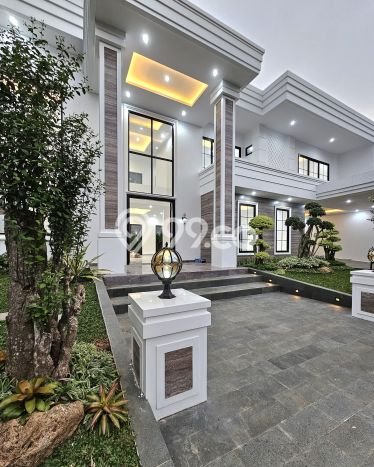 Ready to Use! Premium House LT 440m2 Desain Elegan di Bintaro Ready to Use! Premium House LT 440m2 Desain Elegan di Bintaro