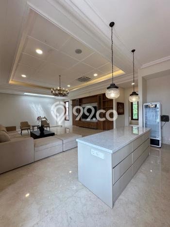 Dijual Rumah Luas Elegan Dengan View Cantik di Kemang, Jakarta Selatan Dijual Rumah Luas Elegan Dengan View Cantik di Kemang, Jakarta Selatan
