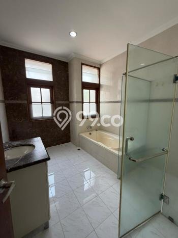 Ready to Use! Luxury House LT 678m2 Desain Modern di Pondok Indah Ready to Use! Luxury House LT 678m2 Desain Modern di Pondok Indah