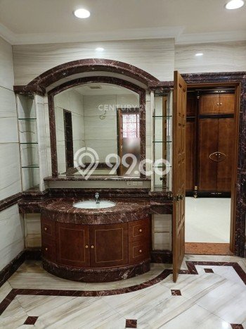 Best Deal Hunian Mewah Ideal dan Luas di Kebayoran Lama, Jakarta Selatan Best Deal Hunian Mewah Ideal dan Luas di Kebayoran Lama, Jakarta Selatan
