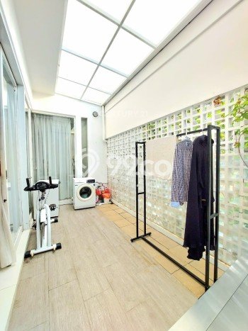 Rumah Elit LB 168m2 Siap Pakai Desain Elegan di Bintaro, Tangerang Selatan Rumah Elit LB 168m2 Siap Pakai Desain Elegan di Bintaro, Tangerang Selatan