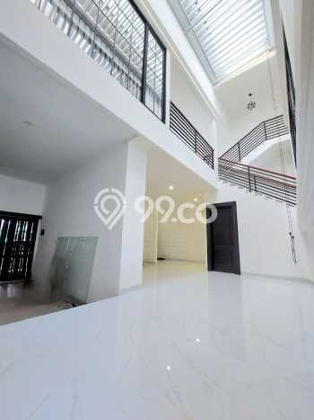 Rumah Elit LB 255m2 Siap Pakai Desain Elegan di Bintaro, Tangerang Selatan Rumah Elit LB 255m2 Siap Pakai Desain Elegan di Bintaro, Tangerang Selatan