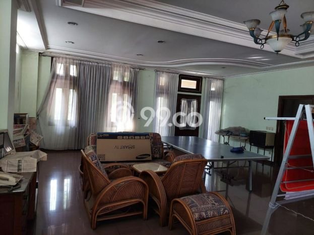 Ready to Use! Luxury House LT 360m2 Desain Elegan di Ngagel Ready to Use! Luxury House LT 360m2 Desain Elegan di Ngagel