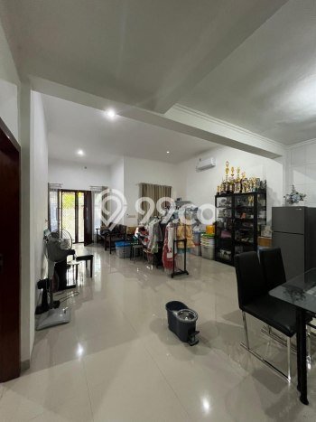 Rumah Strategis Modern Lb 120m2 di Rungkut, Surabaya Rumah Strategis Modern Lb 120m2 di Rungkut, Surabaya