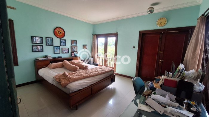 Dijual Rumah Premium dengan Fasilitas Sekitar Lengkap di Rungkut, Surabaya Dijual Rumah Premium dengan Fasilitas Sekitar Lengkap di Rungkut, Surabaya
