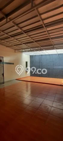 Lokasi strategis! Rumah siap huni disewakan di Kelapa Gading LB 150m2 Lokasi strategis! Rumah siap huni disewakan di Kelapa Gading LB 150m2