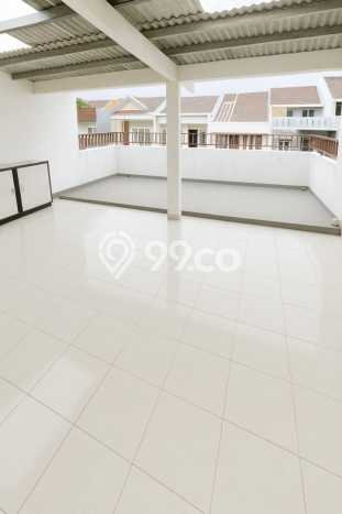 Rumah Modern Cantik 6 Kamar Bisa Langsung Pindah di Kelapa Gading Rumah Modern Cantik 6 Kamar Bisa Langsung Pindah di Kelapa Gading