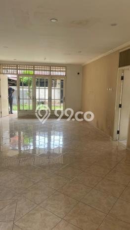 For Sale Rumah 4 Kamar Lokasi Ideal Nyaman dan Strategis di BSD For Sale Rumah 4 Kamar Lokasi Ideal Nyaman dan Strategis di BSD