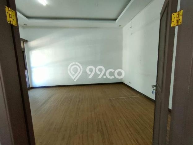 Lokasi terbaik! Rumah siap pakai dikontrakkan di Gatot Subroto LB 500m2 Lokasi terbaik! Rumah siap pakai dikontrakkan di Gatot Subroto LB 500m2
