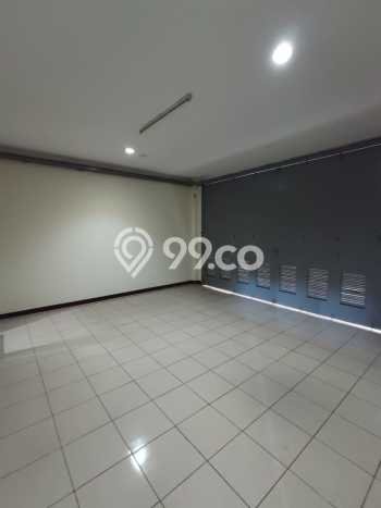 Siap Huni Hunian Elit 4 Kamar di Setra Duta Dekat ke Mana Saja Siap Huni Hunian Elit 4 Kamar di Setra Duta Dekat ke Mana Saja