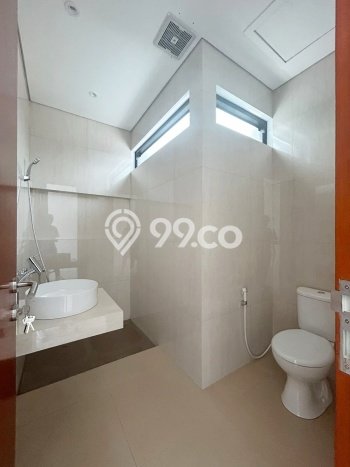 Rumah Modern 3 KT LT 104m2 di Taman Kopo Indah Rumah Modern 3 KT LT 104m2 di Taman Kopo Indah