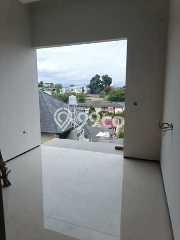 Rumah Luxury Modern Tanpa Renovasi di Bandung Kota Bandung Rumah Luxury Modern Tanpa Renovasi di Bandung Kota Bandung
