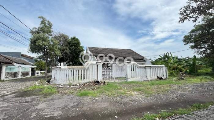 Jual Rumah Luas Megah Dengan View Cantik di Pondok Tjandra, Sidoarjo Jual Rumah Luas Megah Dengan View Cantik di Pondok Tjandra, Sidoarjo