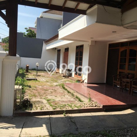 Ready to Use! Premium House LT 360m2 Desain Elegan di Semolowaru Ready to Use! Premium House LT 360m2 Desain Elegan di Semolowaru