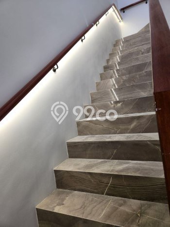 Dijual Rumah Minimalis Bagus Punya 5 KT di Rungkut Surabaya SHM Dijual Rumah Minimalis Bagus Punya 5 KT di Rungkut Surabaya SHM