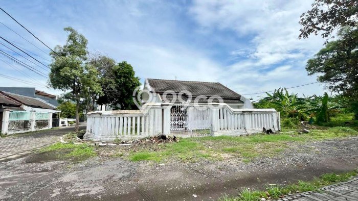 Jual Rumah Luas Megah Dengan View Cantik di Pondok Tjandra, Sidoarjo Jual Rumah Luas Megah Dengan View Cantik di Pondok Tjandra, Sidoarjo