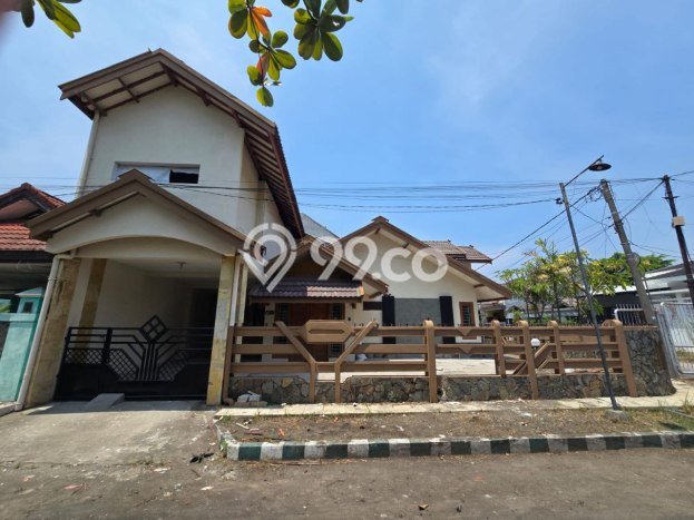 Rumah Modern Minimalis 7 Kamar Bisa Langsung Pindah di Sidoarjo Rumah Modern Minimalis 7 Kamar Bisa Langsung Pindah di Sidoarjo