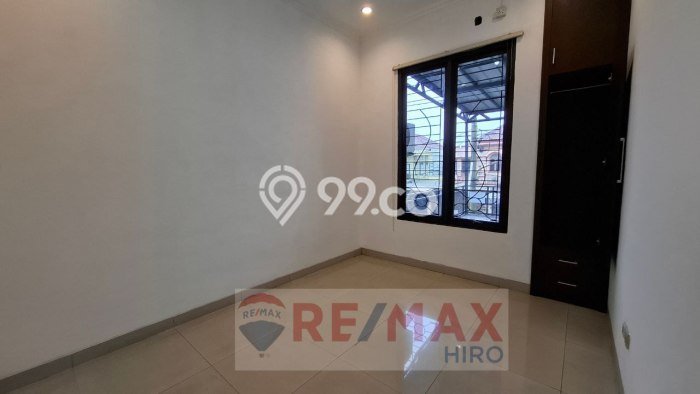 Jual Rumah Luas Elegan Dengan View Cantik di Galaxy, Bekasi Jual Rumah Luas Elegan Dengan View Cantik di Galaxy, Bekasi