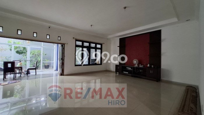 Jual Rumah Luas Elegan Dengan View Cantik di Galaxy, Bekasi Jual Rumah Luas Elegan Dengan View Cantik di Galaxy, Bekasi