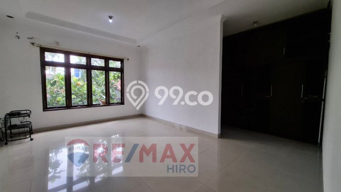 Jual Rumah Luas Elegan Dengan View Cantik di Galaxy, Bekasi Jual Rumah Luas Elegan Dengan View Cantik di Galaxy, Bekasi