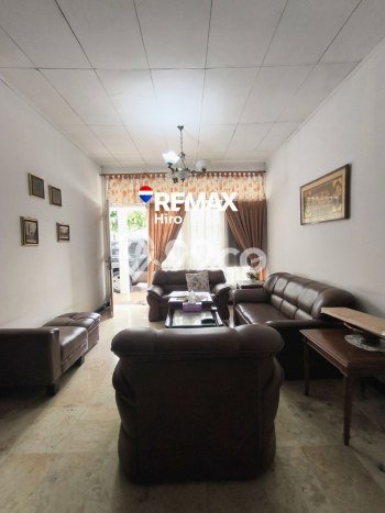 Ready to Use! Premium House LT 315m2 Desain Elegan di Kemang Pratama Ready to Use! Premium House LT 315m2 Desain Elegan di Kemang Pratama
