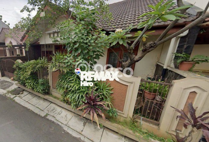For Sale! Luxury House LT 182m2 Desain Elegan di Pondok Bambu For Sale! Luxury House LT 182m2 Desain Elegan di Pondok Bambu