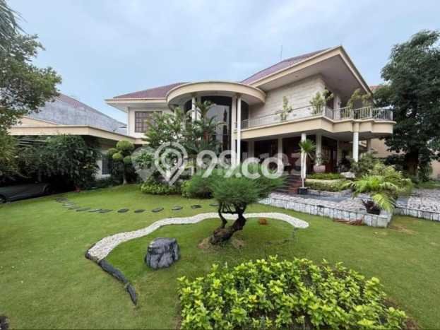 Hunian Elit LB 735m2 Siap Pakai Desain Elegan di Sukomanunggal, Surabaya Hunian Elit LB 735m2 Siap Pakai Desain Elegan di Sukomanunggal, Surabaya