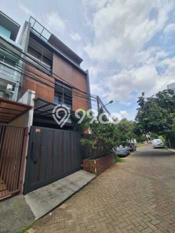 Jual Rumah Mewah Elegan Dengan View Eksklusif di Pegadungan, Jakarta Barat Jual Rumah Mewah Elegan Dengan View Eksklusif di Pegadungan, Jakarta Barat