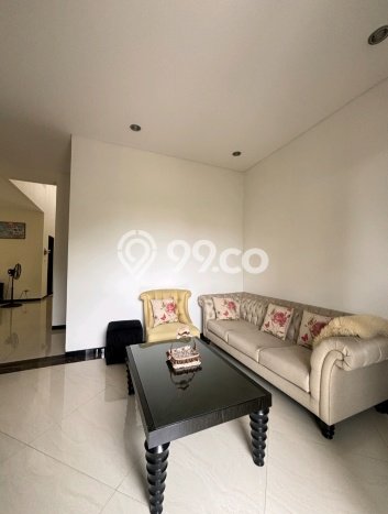 Rumah Elit LB 500m2 Siap Huni Desain Elegan di Galaxy, Surabaya Rumah Elit LB 500m2 Siap Huni Desain Elegan di Galaxy, Surabaya