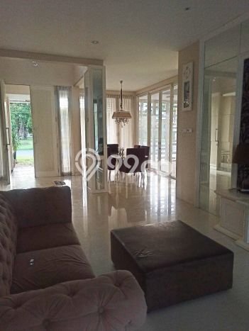 Disewakan! Rumah 4 Kamar Tidur &
4 Kamar Mandi di Pakuwon City, Surabaya Disewakan! Rumah 4 Kamar Tidur &
4 Kamar Mandi di Pakuwon City, Surabaya