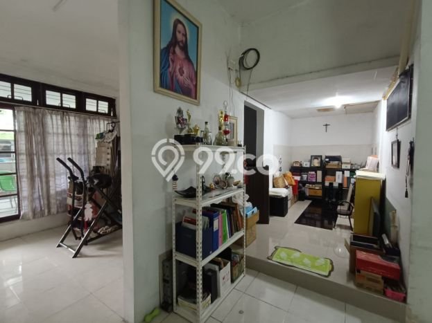 Jual Rumah Mewah Elegan Dengan View Eksklusif di Manyar, Surabaya Jual Rumah Mewah Elegan Dengan View Eksklusif di Manyar, Surabaya