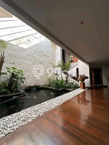 Hunian Mewah LB 1000m2 Siap Huni Desain Elegan di Pakuwon Indah, Surabaya Hunian Mewah LB 1000m2 Siap Huni Desain Elegan di Pakuwon Indah, Surabaya