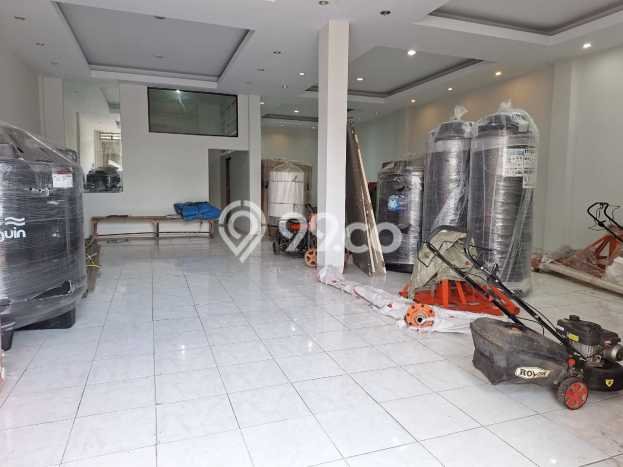 Disewakan Ruko di Kawasan Ramai Gatot Subroto Luas 405m2 Disewakan Ruko di Kawasan Ramai Gatot Subroto Luas 405m2