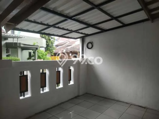 Rumah Modern 2 KT di Graha Raya Tangerang Selatan Unfurnished Rumah Modern 2 KT di Graha Raya Tangerang Selatan Unfurnished