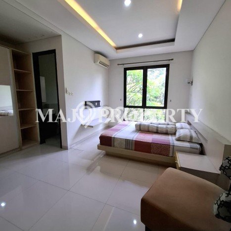 Jual Rumah Luas Megah Dengan View Eksklusif di Cibubur, Jakarta Timur Jual Rumah Luas Megah Dengan View Eksklusif di Cibubur, Jakarta Timur