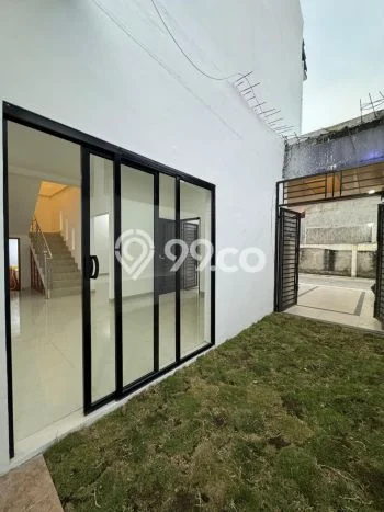 Rumah Modern Cantik 4 Kamar Bisa Langsung Pindah di Medan Helvetia Rumah Modern Cantik 4 Kamar Bisa Langsung Pindah di Medan Helvetia