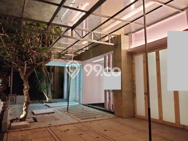 Disewakan! Rumah 5 Kamar Tidur &
4 Kamar Mandi di Surabaya Kota, Surabaya Disewakan! Rumah 5 Kamar Tidur &
4 Kamar Mandi di Surabaya Kota, Surabaya