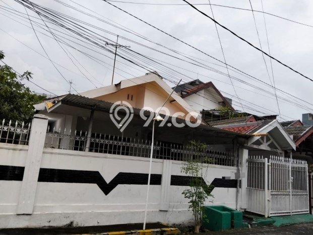 For Sale! Luxury House LT 261m2 Desain Elegan di Surabaya Kota For Sale! Luxury House LT 261m2 Desain Elegan di Surabaya Kota