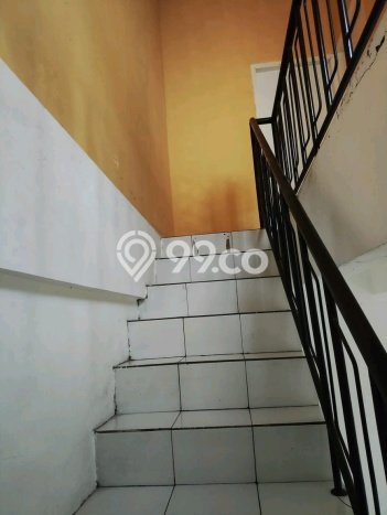 Area Ramai! Ruko Dijual di Waru untuk Bisnis Luas Bangunan 125m2 Area Ramai! Ruko Dijual di Waru untuk Bisnis Luas Bangunan 125m2
