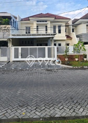 Dijual Rumah Mewah Elegan Dengan View Cantik di Waru, Surabaya Dijual Rumah Mewah Elegan Dengan View Cantik di Waru, Surabaya