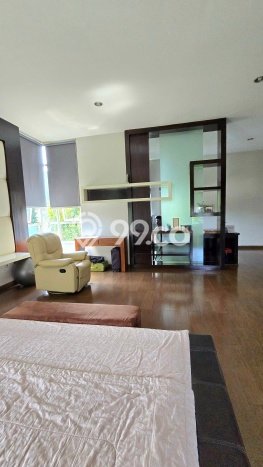 Siap Huni Hunian Elit 5 Kamar di BSD Dekat ke Mana Pun Siap Huni Hunian Elit 5 Kamar di BSD Dekat ke Mana Pun