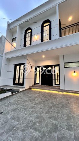 Siap Huni Hunian Elit 4 Kamar di BSD Dekat ke Mana Saja Siap Huni Hunian Elit 4 Kamar di BSD Dekat ke Mana Saja