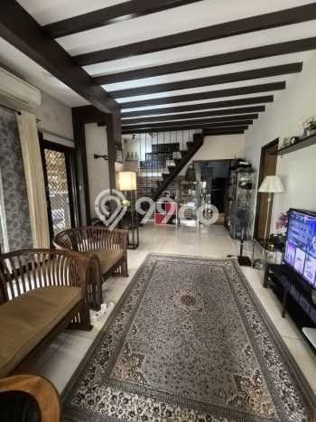 Ready to Use! Luxury House LT 147m2 Desain Elegan di Bintaro Ready to Use! Luxury House LT 147m2 Desain Elegan di Bintaro