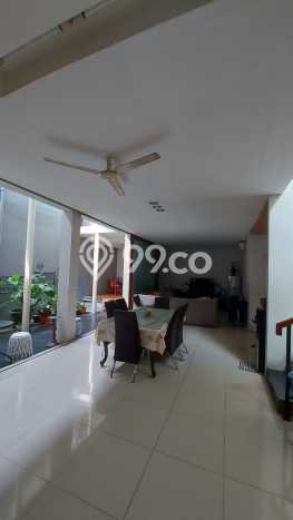 Ready to Use! Luxury House LT 250m2 Desain Elegan di Meruya Ready to Use! Luxury House LT 250m2 Desain Elegan di Meruya